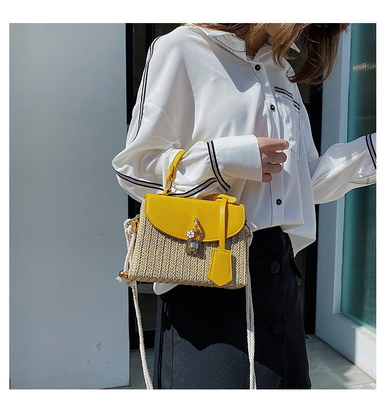 1823016732115.jpg Versatile Woven Shoulder Bag