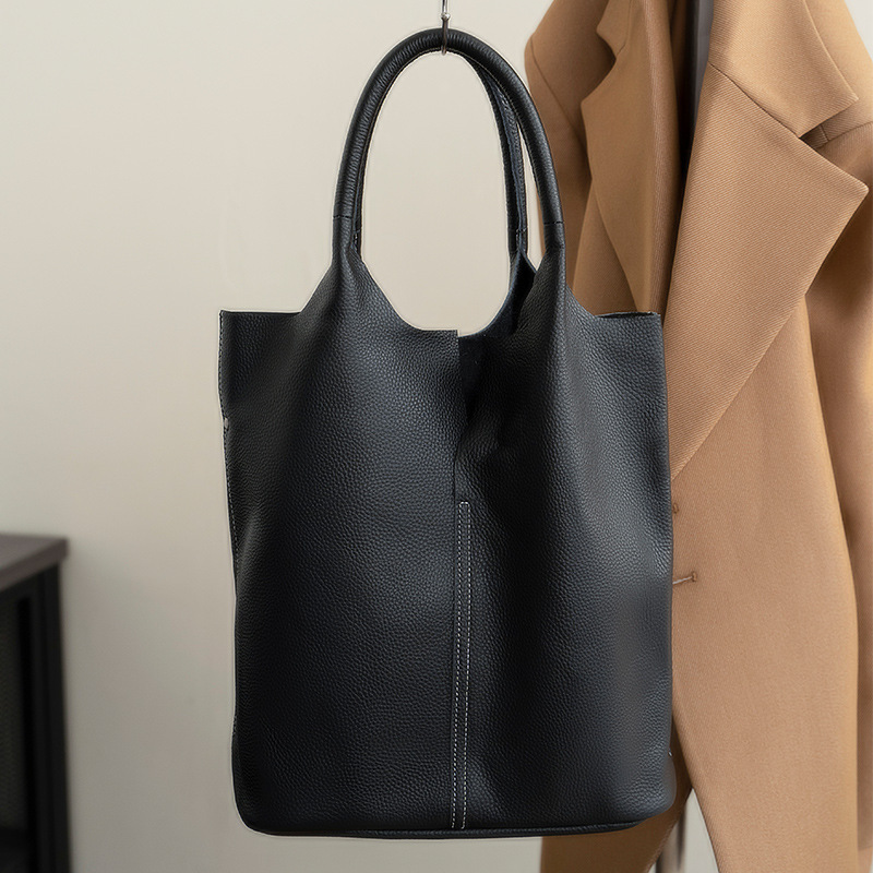 503f138a-165f-4ae7-8e62-1a2892a93746.jpg All-Match Soft Leather Tote